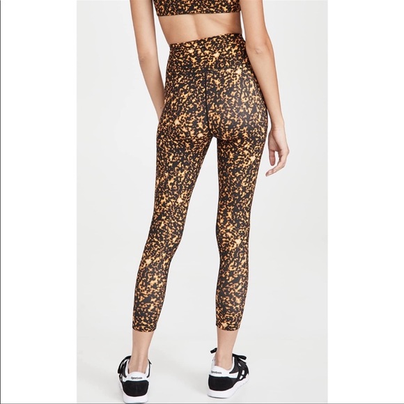 WeWoreWhat tortoise shell pattern leggings activewear - Picture 5 of 9